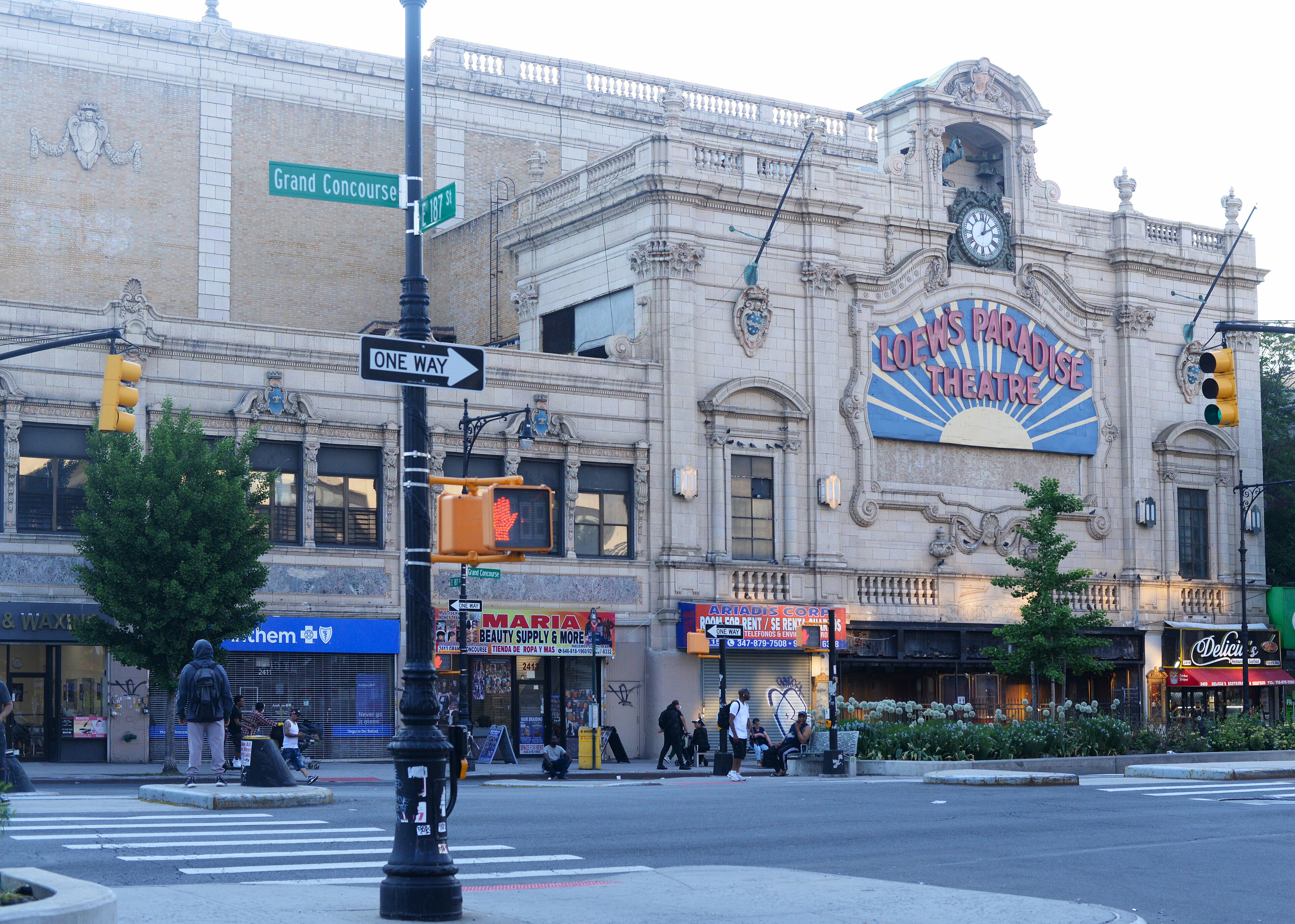 Loew's Paradise Theatre
