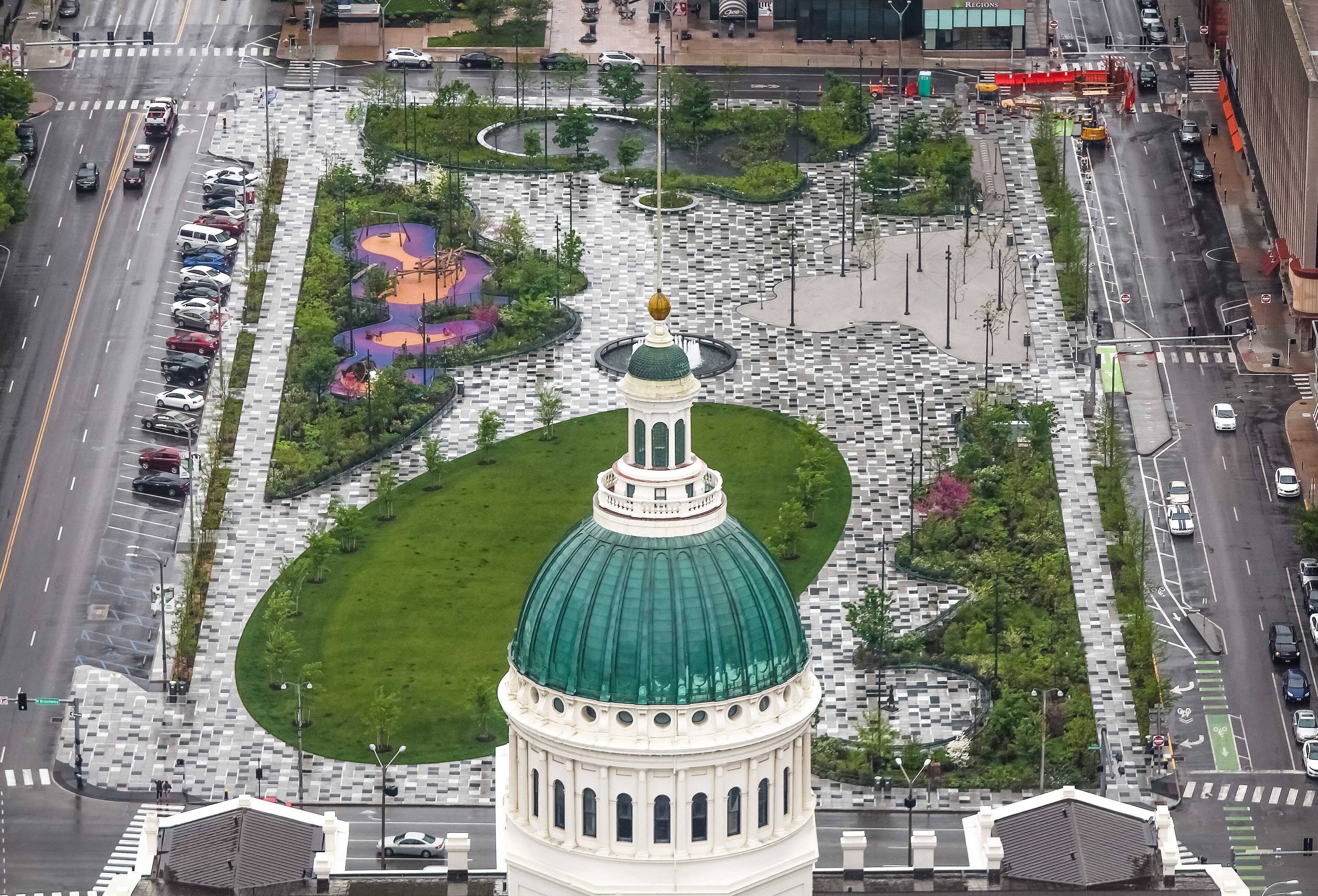 Kiener Plaza Arch View