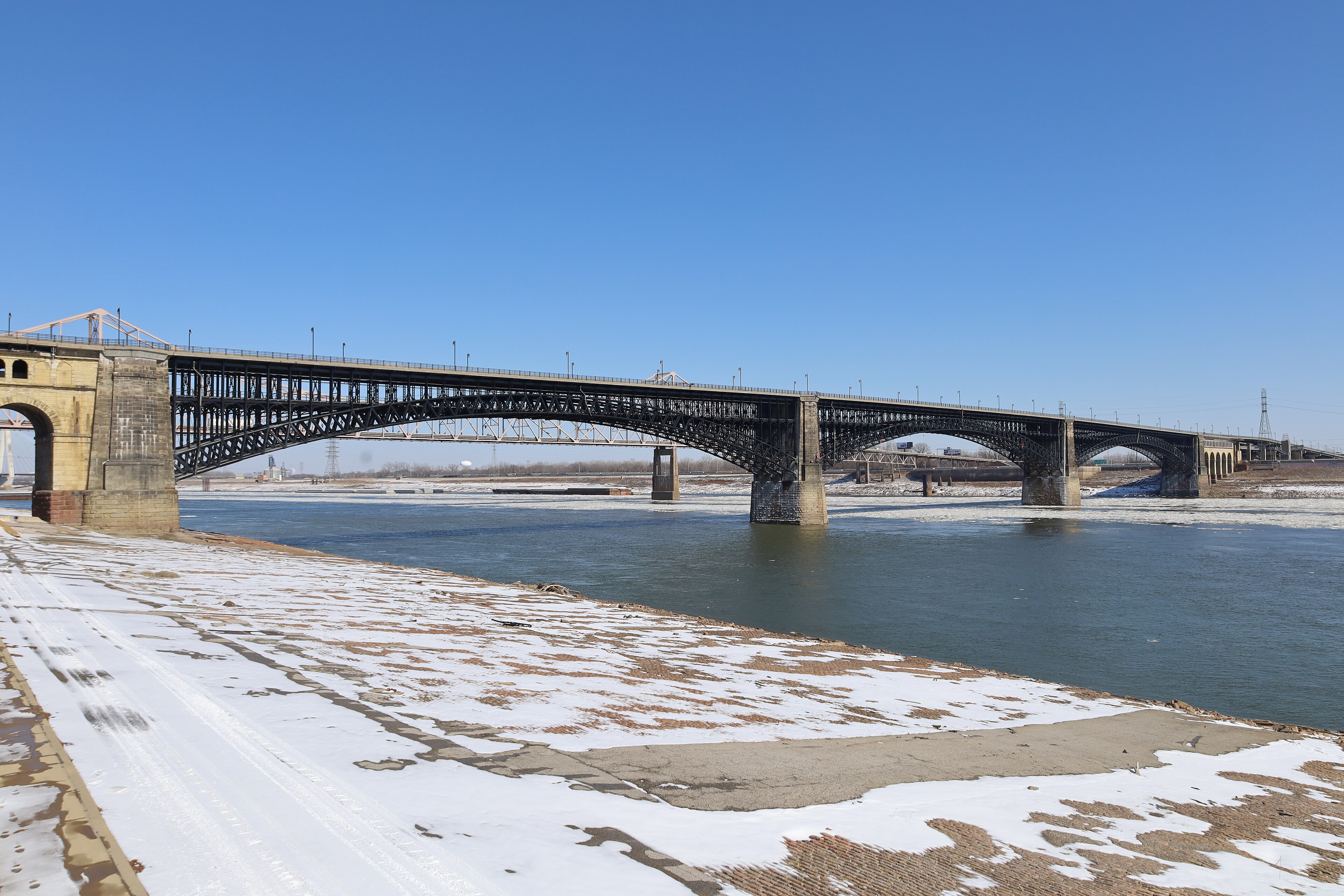 Eads Bridge Pedestrian Walkway