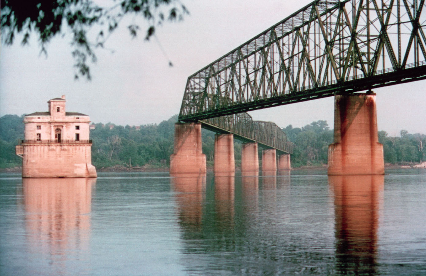 Sublette Park Chain of Rocks Bridge Access