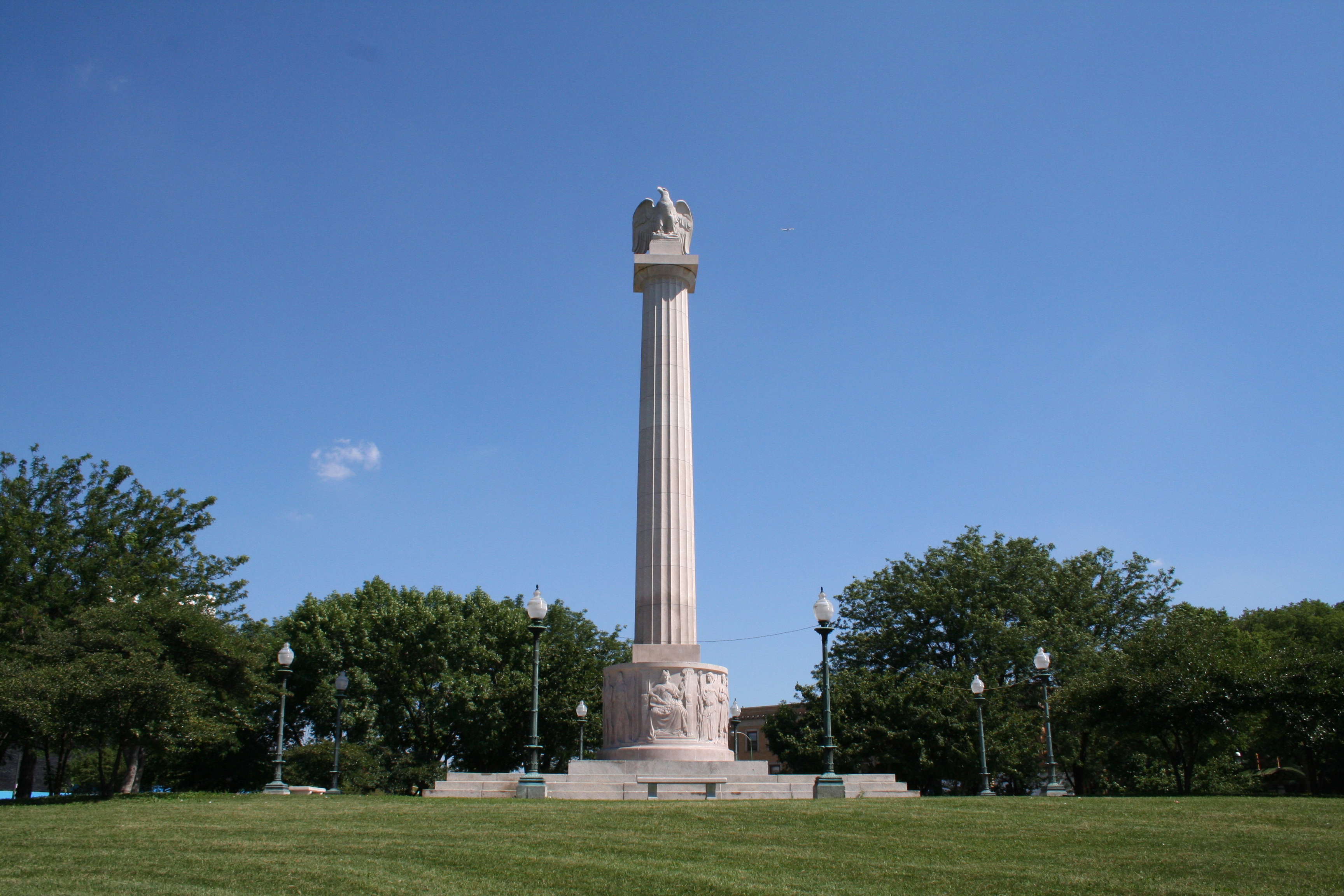 Logan Square Boulevard Monument